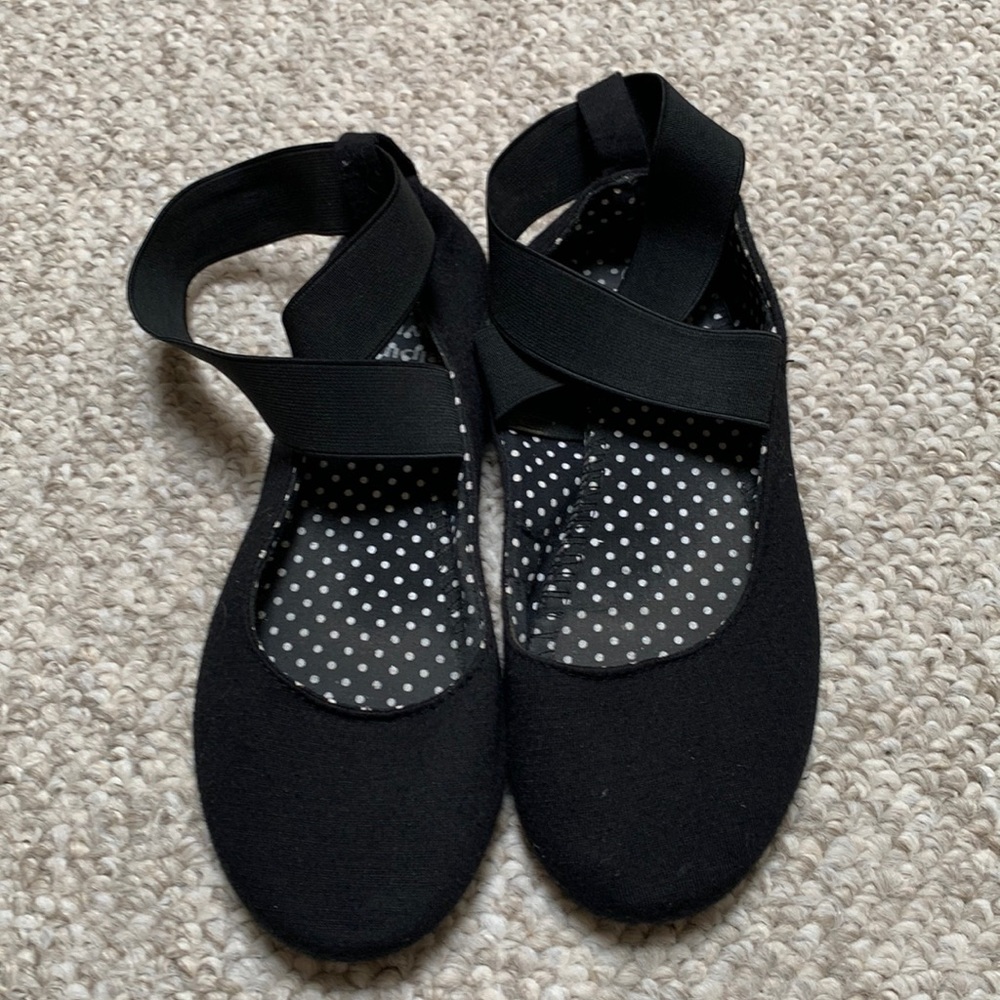Flats with ankle strap